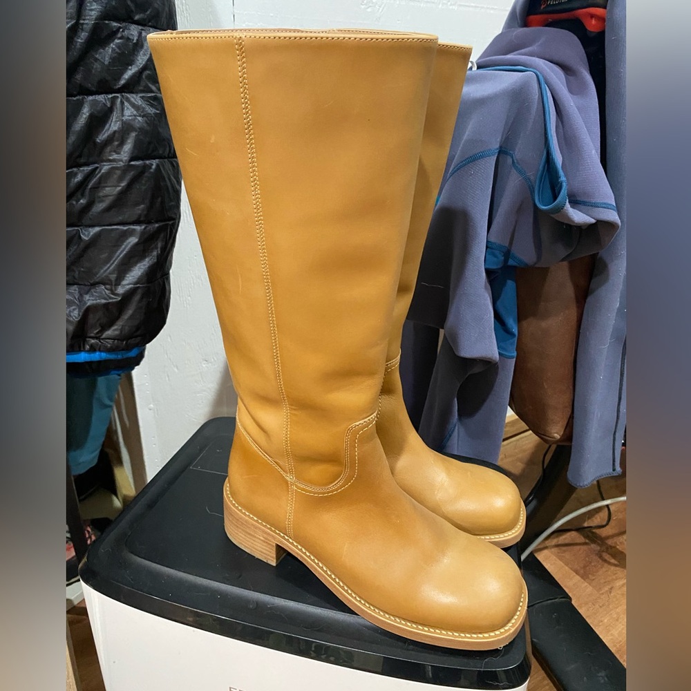 Steve Madden Riggs Boot in Banana Leather- Worn Once!